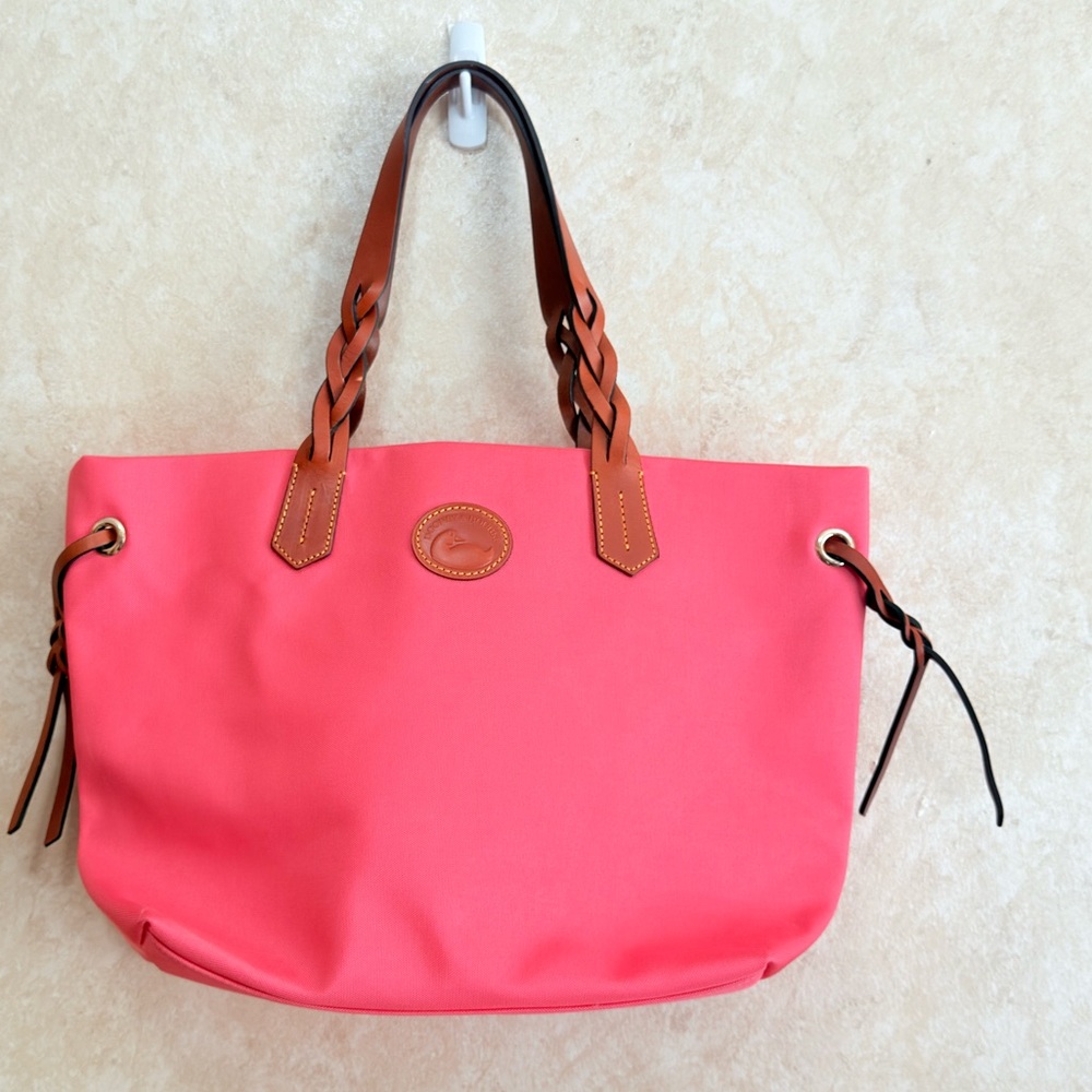 Dooney & Bourke orange spring summer Nylon Shopper Tote
Never use
NWT